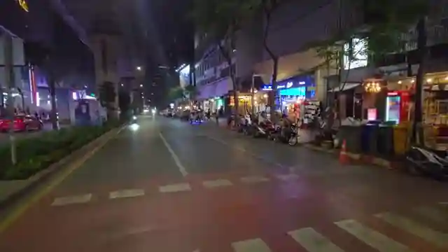 discover-bangkoks-patong-night-market-a-vibrant-evening-adventure