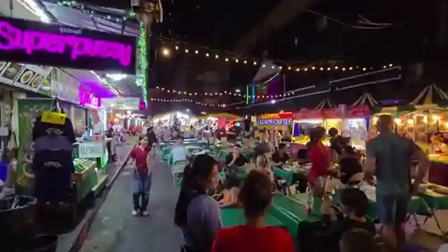 discover-bangkoks-patong-night-market-a-vibrant-evening-adventure