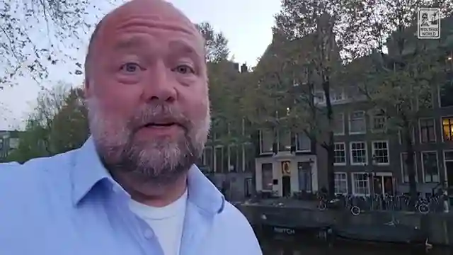 amsterdam-netherlands-travel-safety-tips-to-avoid-tourist-traps