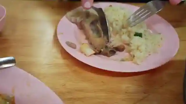 hat-yai-food-tour-bakut-desserts-and-fried-chicken-delights