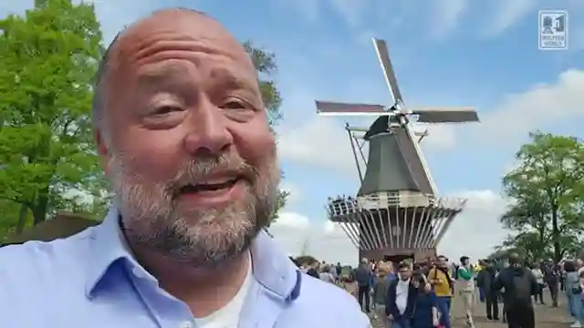 netherlands-travel-tips-avoid-tourist-mistakes-with-wolters-world