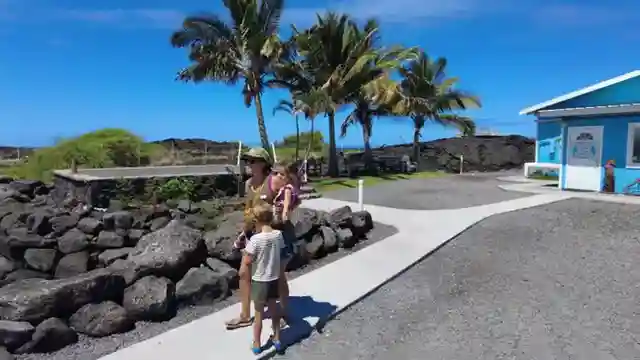 hawaii-vacation-guide-coffee-seahorses-and-luau-adventure
