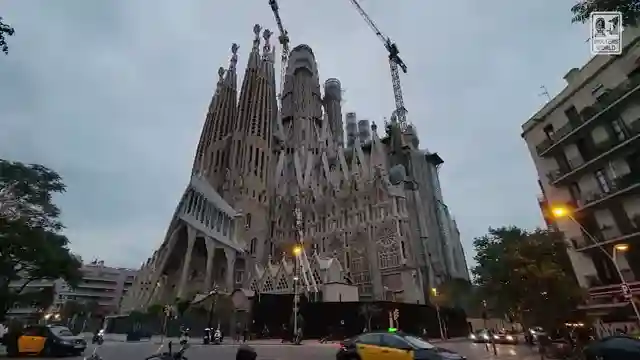 barcelona-travel-guide-avoid-mistakes-discover-hidden-gems