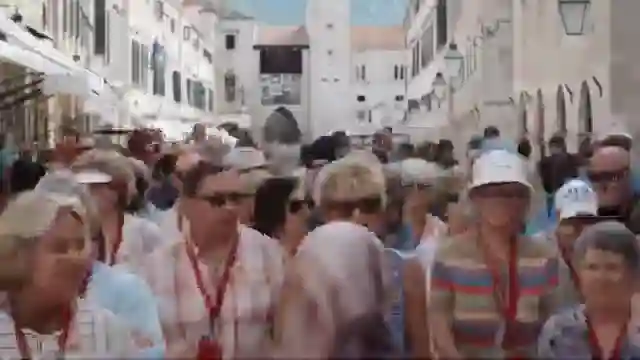 europes-overcrowded-summer-cities-when-to-visit-for-a-peaceful-experience