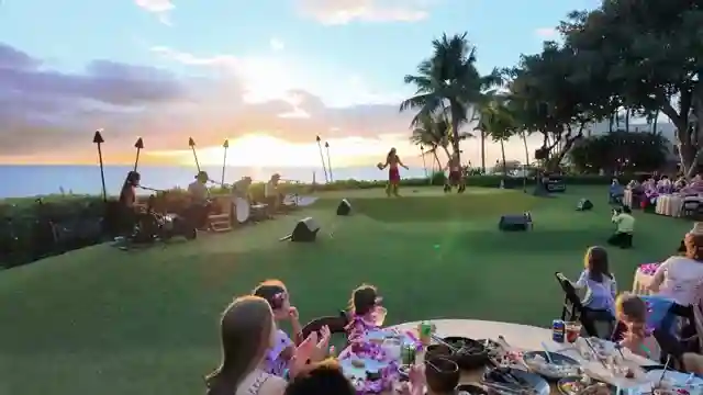 ultimate-guide-to-maui-luaus