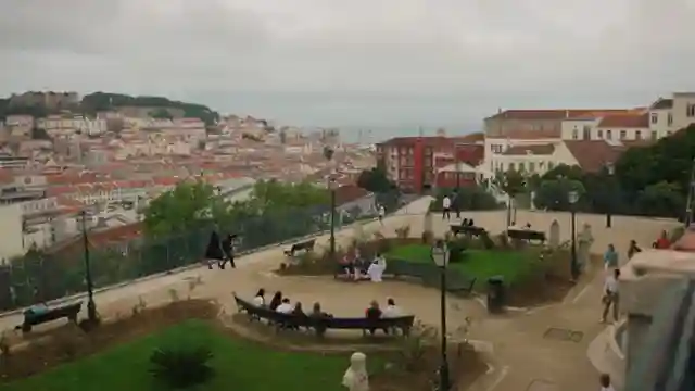 soulful-lisbon-iconic-landmarks-culinary-delights-and-enchanting-escapes