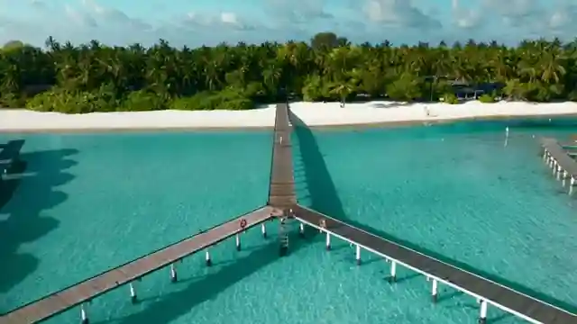 discover-the-luxurious-paradise-of-the-maldives-with-creative-travel-guide